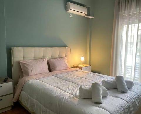 Bed, Bedroom, air conditioner