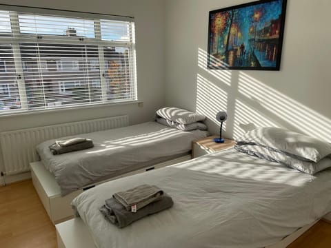 20 Minutes to the City Center Bed and Breakfast in Dublin