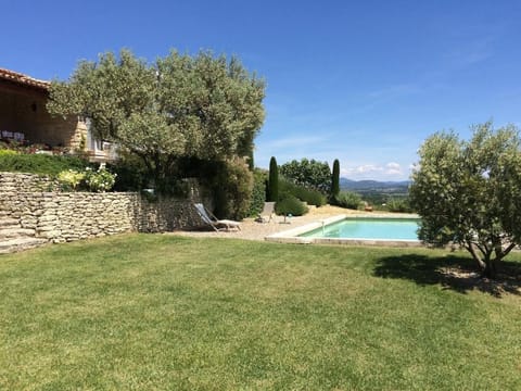 In Gordes, facing the entire Luberon Park a beautiful 5 bedrooms house House in Gordes