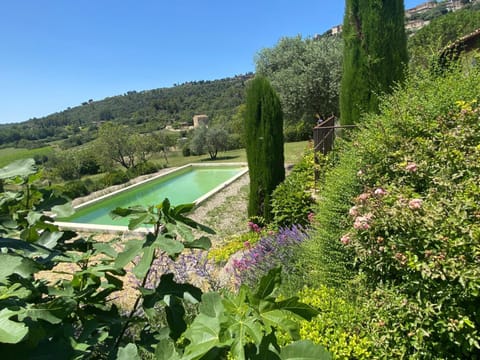 In Gordes, facing the entire Luberon Park a beautiful 5 bedrooms house House in Gordes