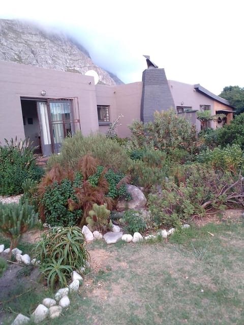 Streams Cottage Condo in Cape Town