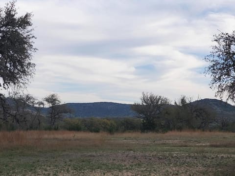 Cabin in the Woods under the Stars with HOT TUB Cabin in Rio Grande