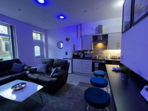Luxe Loft Living: A Home Away From Home House in Bradford