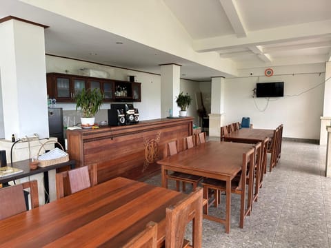 Restaurant/places to eat, Lounge or bar, Seating area