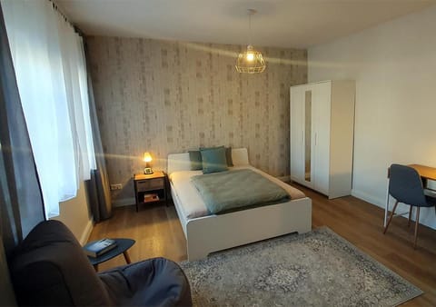 Bed, Living room, wardrobe
