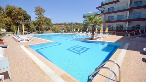 Peaceful Riverside Retreat 10-Min Walk to Beach, Steps from National Park in Alanya Condo in Alanya