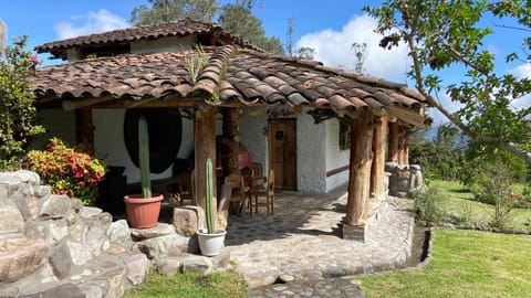 Allpa Wasi - Casa Suaya La Esperanza Bed and Breakfast in Imbabura Province