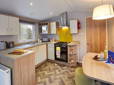 Emma's Oasis 3-bedroom caravan at Durdle Door sleeps 6 Campground/ 
RV Resort in Purbeck District