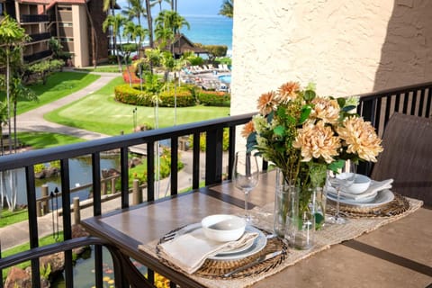K B M Resorts PKC 403 Large 3 Bed 3 Bath Oceanview Penthouse Renovated Fully Air Conditioned Copropriété in Kapalua