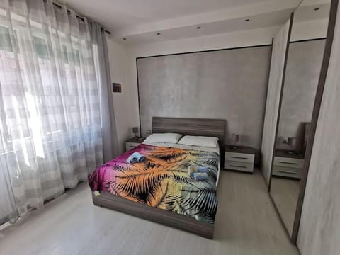 Bed, Photo of the whole room, Bedroom, air conditioner