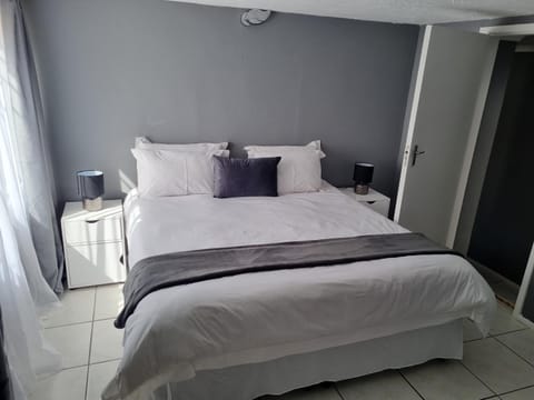 Ingwe Manor Guesthouse Bed and Breakfast in Margate