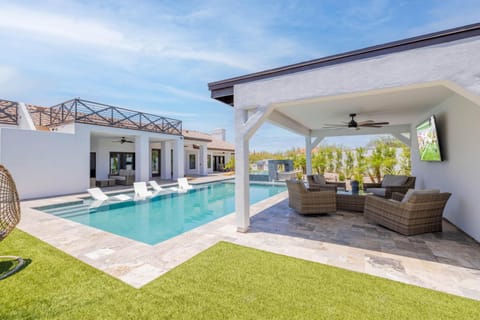 HÓZHÓ Residence on Mountain View House in Scottsdale