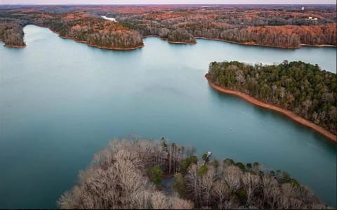 Private Cabin at Lake Hartwell House in Lake Hartwell