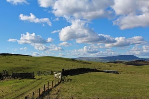 Rita's Roost, Lancs, tranquil with amazing views House in Pendle District