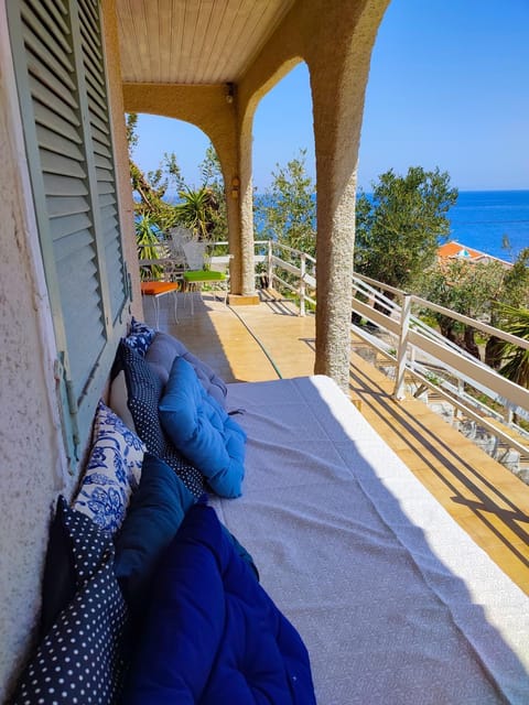 Natural landscape, Balcony/Terrace, Sea view