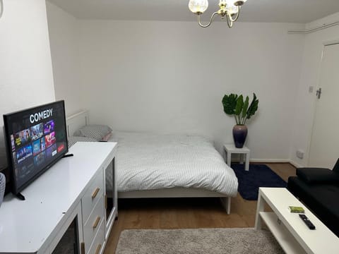Wembley Homes Serviced Apartment, 25mins to Central London Vacation rental in Wembley