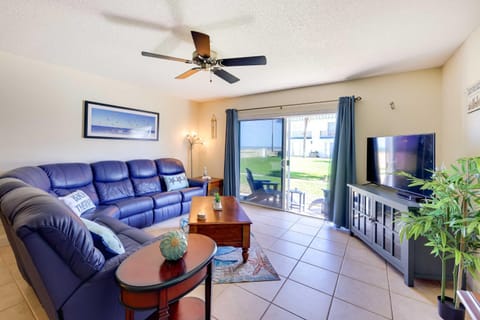 Oceanfront Ormond Beach Condo Patio, Pool Access! Apartment in Ormond By The Sea