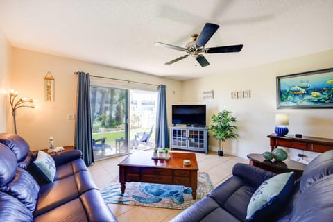 Oceanfront Ormond Beach Condo Patio, Pool Access! Apartment in Ormond By The Sea