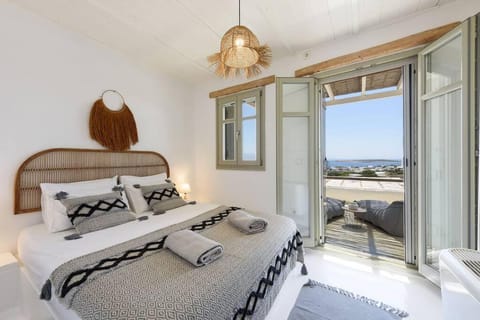 Parian Philoxenia Villa, Mikri Santa Maria beach House in Paros, Greece