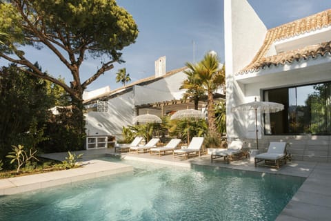 Garden, Swimming pool, sunbed