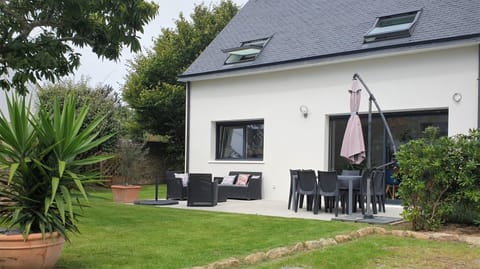 Patio, Garden, Dining area, Garden view