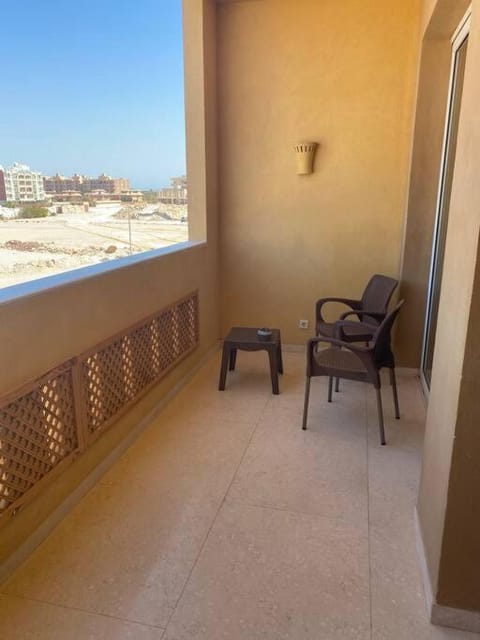 Vibrant Seaview 2-bedroom Flat Condominio in Hurghada