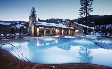 Luxury Northstar Home| hot tub| walk to ski lifts House in Northstar Drive