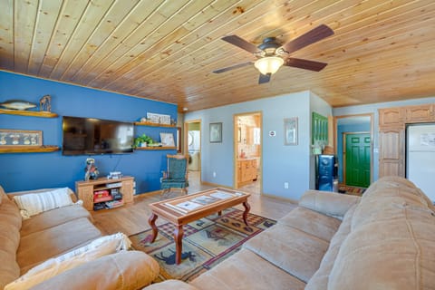Gordon Vacation Rental with Two Mile Lake Access! Maison in Wascott