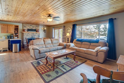 Gordon Vacation Rental with Two Mile Lake Access! Maison in Wascott