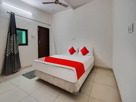 OYO Flagship D.R Guest Inn Hotel in Noida