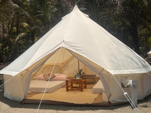 INNBOX CAMPSITE Luxury tent in Bolinao