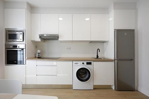 Kitchen or kitchenette, minibar, pet friendly, stove, washing machine