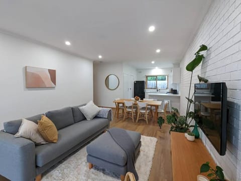 Cozy Newtown 2 bedroom unit House in Geelong