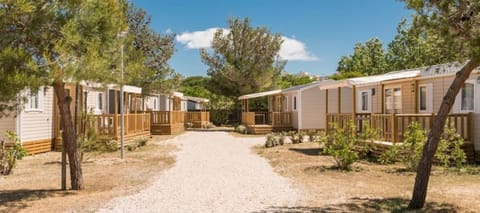 Magnifique Mobil-Home tout équipé / 8 personnes Campground/ 
RV Resort in Canet-en-Roussillon