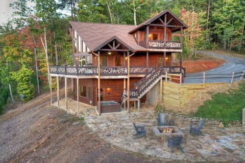View-Topia STUNNING VIEWS - Hot tub - Gameroom Villa in Blue Ridge Lake