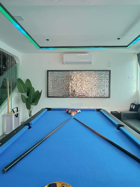 Dato Villa Luxury Homestay 12min to Jonker Street 26pax Private Pool Chalet in Malacca