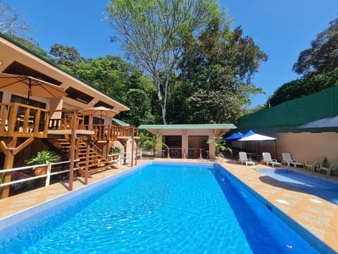 Cool Waters Jungle Villas Hotel in Bahía Ballena