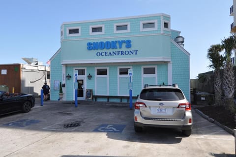 Oceanfront SPT606 Walk to Beach Bars, Dining, Shopping & More Casa in Cherry Grove Beach