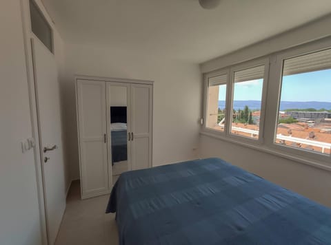Newly renovated apartment with a beautiful view Condo in Omiš bus station