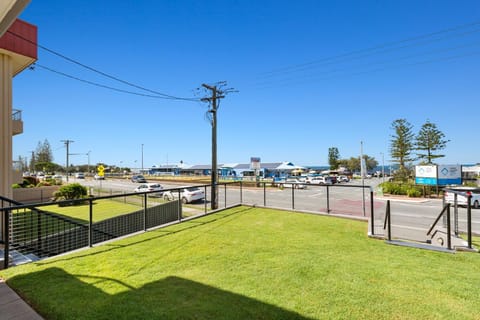 Spring, Day, Sea view, Parking