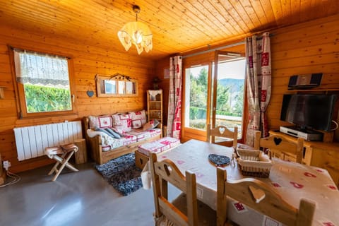 Cosy and exotic apartment - view on the lake Apartment in Gérardmer