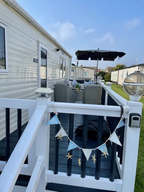 Crandley Manor Lodge Campground/ 
RV Resort in Whitstable