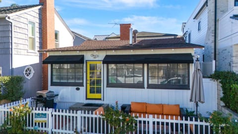 118 Emerald Ave A House in Balboa Island