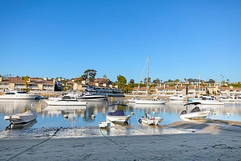 1011 N Bayfront A & B House in Balboa Island