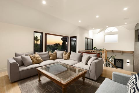 2204 and a half Waterfront Dr House in Corona Del Mar