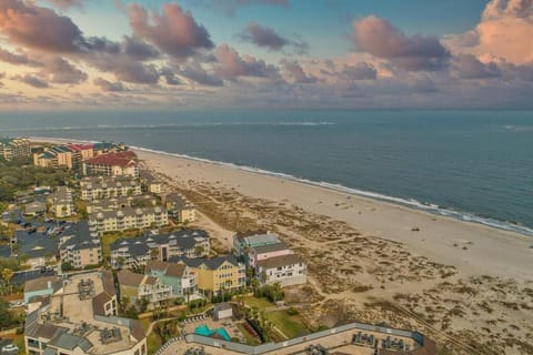 3 Summer Dunes - Classic Ocean View Beach House! Apartment in Wild Dunes