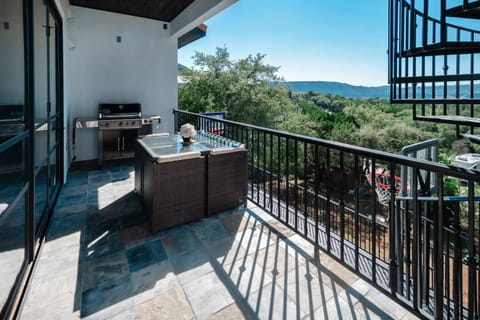 Lakeview Oasis House in Lake Travis