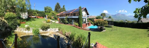 Garden, Mountain view, Pool view