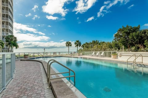 Crystal Sands Beach Elegance House in Siesta Beach