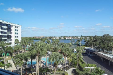 Harbor Towers End Unit, 4th Fl Pool & Bay Views House in Siesta Beach